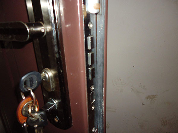 李关乡防盗门换锁芯注意事项